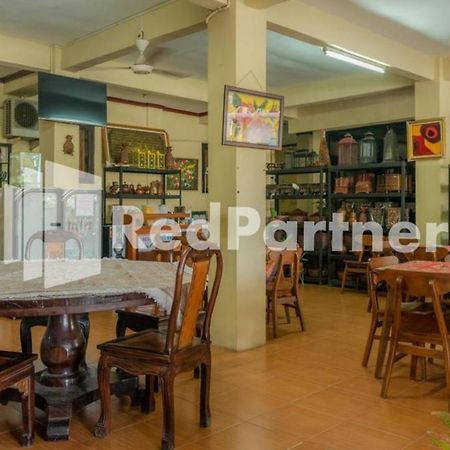 Vandhela Homestay Syariah Mitra Reddoorz سورابايا المظهر الخارجي الصورة