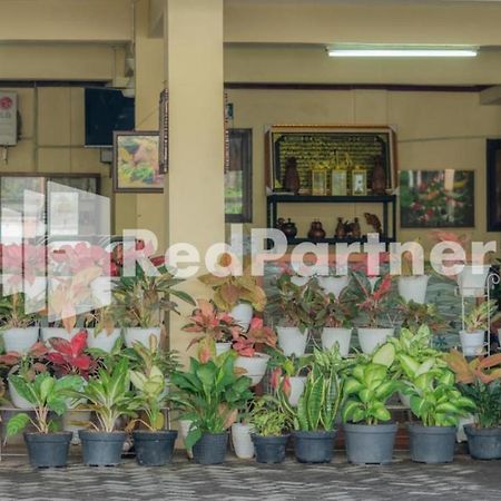 Vandhela Homestay Syariah Mitra Reddoorz سورابايا المظهر الخارجي الصورة