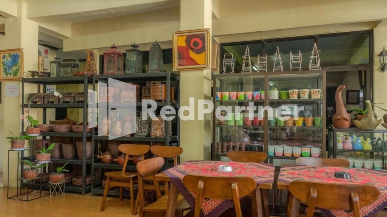 Vandhela Homestay Syariah Mitra Reddoorz سورابايا المظهر الخارجي الصورة
